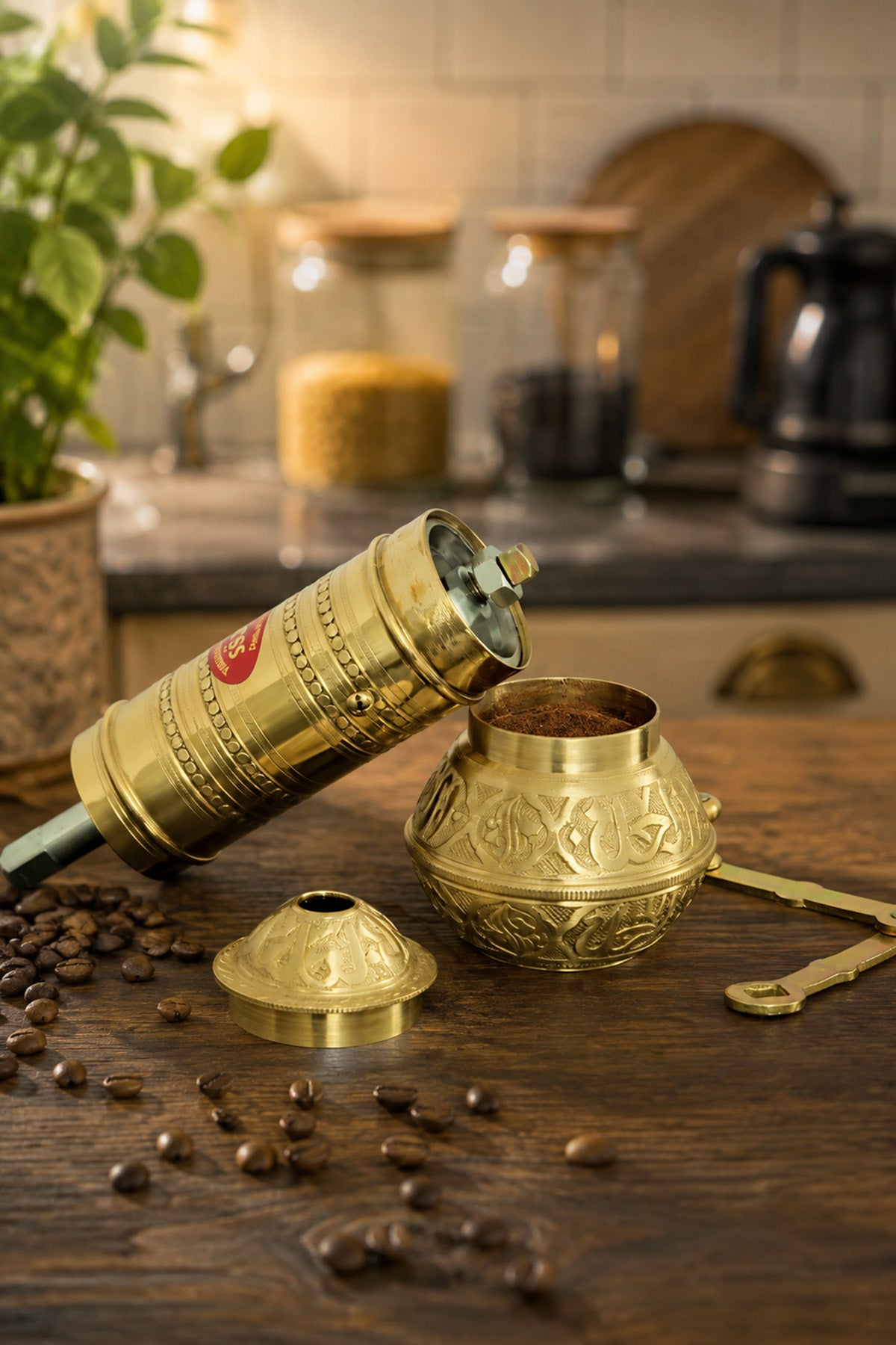 Sozen Hand-Hammered Brass Coffee Grinder – 19 cm - 7,5 Inch