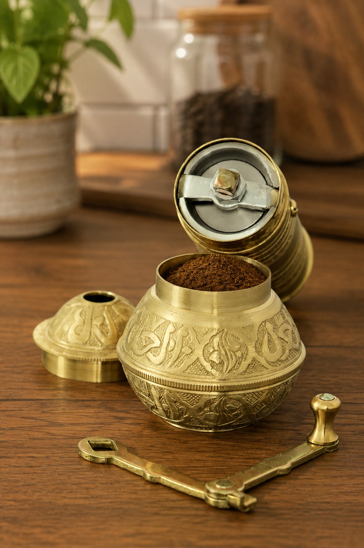 Sozen Hand-Hammered Brass Coffee Grinder – 19 cm - 7,5 Inch